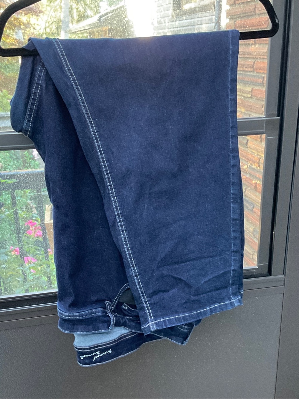 Women's Straight Leg Jeans in Dark Navy Blue